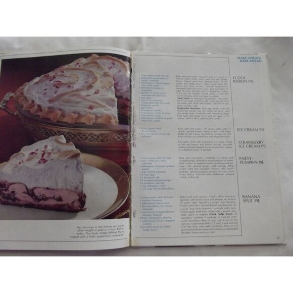 Crisco's Favorite Family Foods Cookbook Vtg Copyright 1973 Hardcover recipe book - Picture 11 of 16